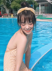 Summer cool and cool swimsuit beauty photo